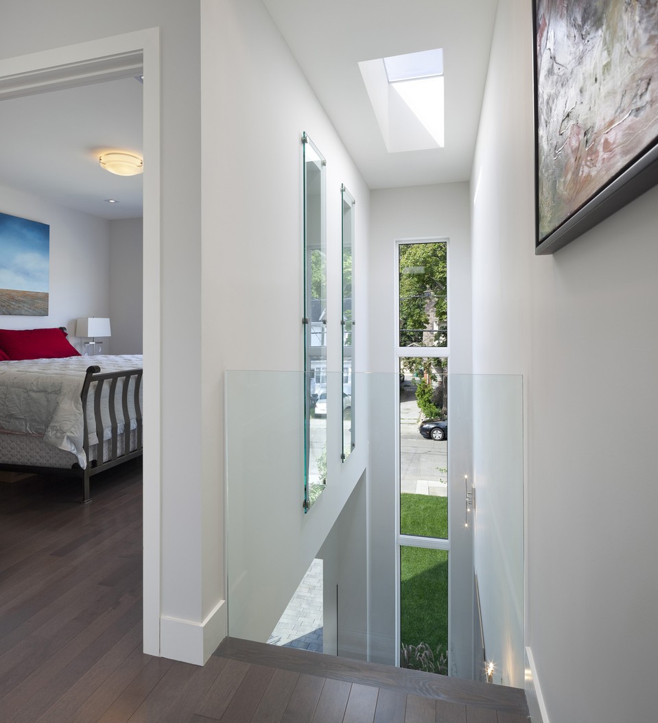 the linear house 7